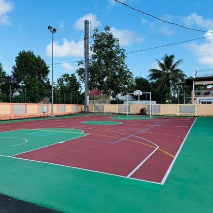 Rénovation du terrain de basket à La Boucan